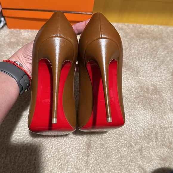 Chirstian Louboutin Kate Napa Red Sole Classic Pumps - Picture 3 of 5